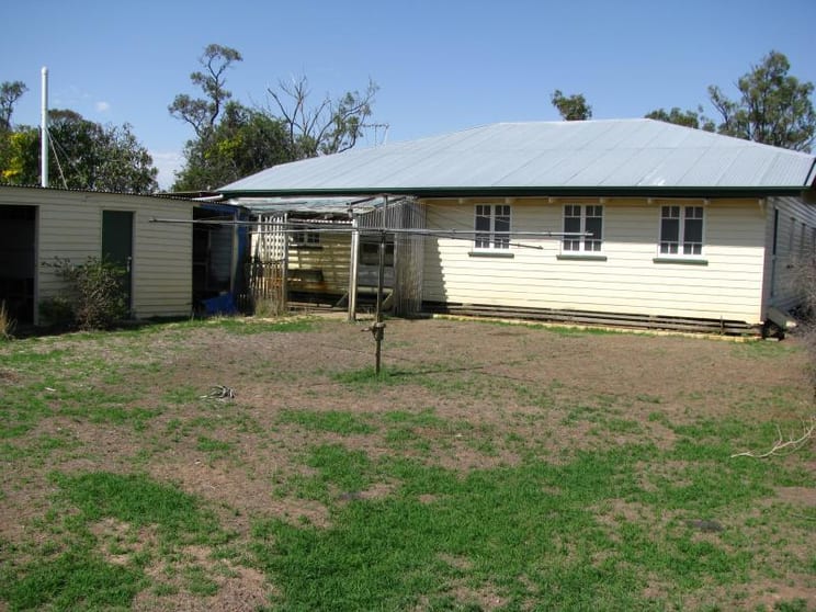 Click to view all images 1280 ACRES CATTLE GRAZING Chinchilla QLD 4413 - Image 3