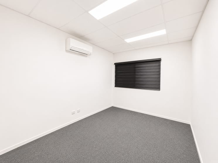 Factory, Warehouse & Industrial commercial property for lease at 8/262 Leitchs Road Brendale QLD 4500