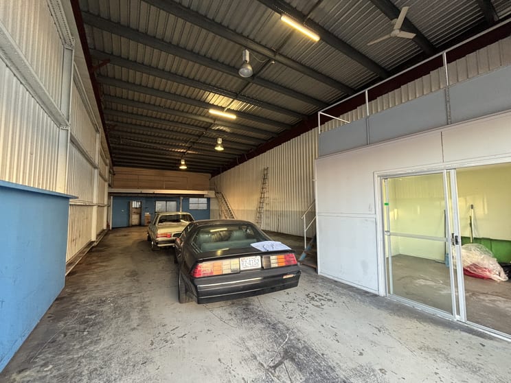 Factory, Warehouse & Industrial commercial property for lease at 5/231 Brisbane Road Biggera Waters QLD 4216 Factory, Warehouse & Industrial commercial property for lease at 5/231 Brisbane Road Biggera Waters QLD 4216
