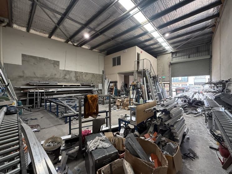 Factory, Warehouse & Industrial commercial property sold at Unit 2/8-12 Deadman Road Moorebank NSW 2170