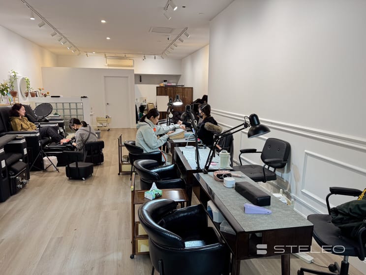 Shop & Retail commercial property for sale at 5/221 Queen Street Melbourne VIC 3000