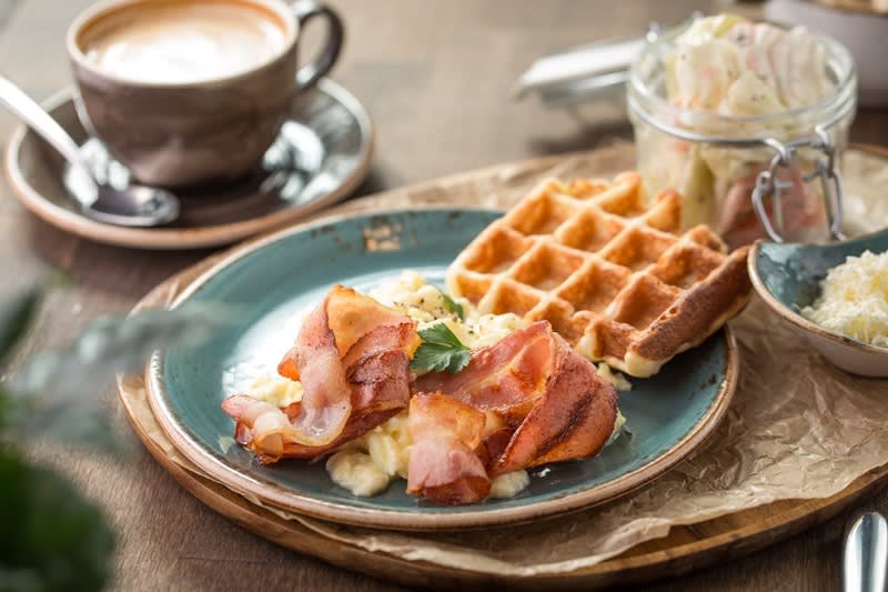 Cafe/Takeaway. Tkg $8500pw. Main Road. St Kilda Area [2010082]
