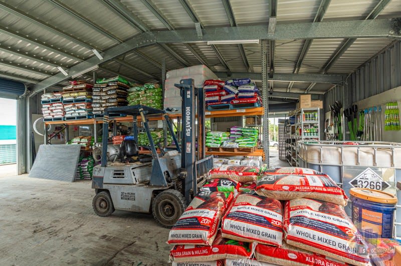 Thriving Business opportunity at Rosedale. (Freehold including Businesses) Thriving Business opportunity at Rosedale. (Freehold including Businesses)