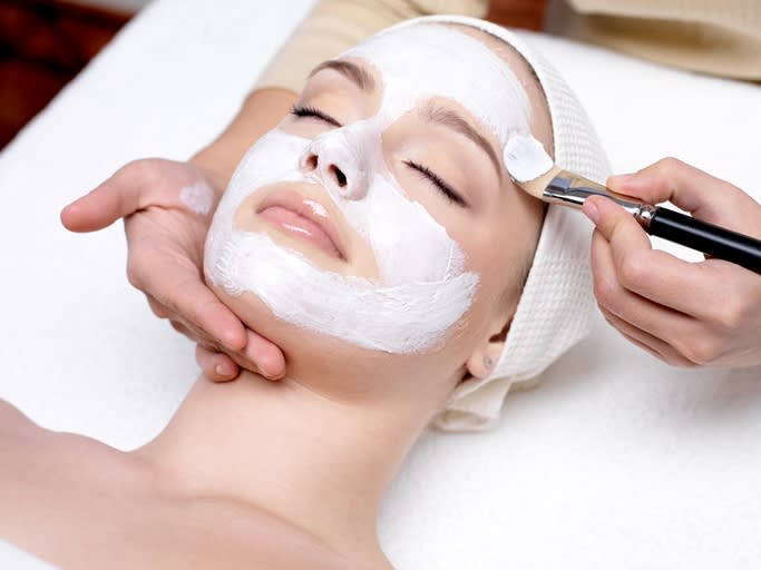 Established Beauty Clinic  WIWO Sale | Growth Potential [2607172]