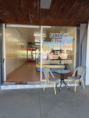 Booming retail/wholesale bakery in Qld town of Monto. It just keeps growing! Booming retail/wholesale bakery in Qld town of Monto. It just keeps growing!