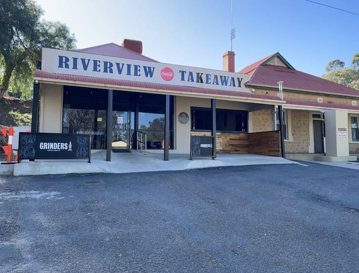 Business With Freehold Property In Thriving Country Town