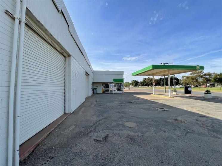 Freehold Land Building & Workshop For Sale
Petrol Station - Great Potential