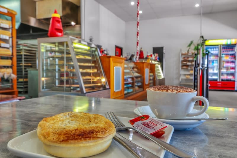 PROFITABLE BUSINESS FOR SALE High-Country Bakehouse Mansfield, Victoria PROFITABLE BUSINESS FOR SALE High-Country Bakehouse Mansfield, Victoria