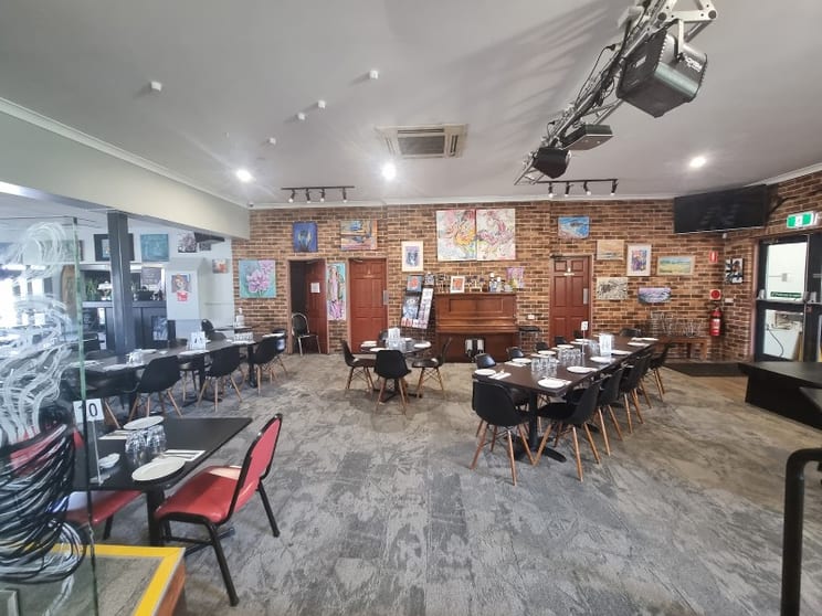 Thriving Italian Restaurant  Parkes, NSW