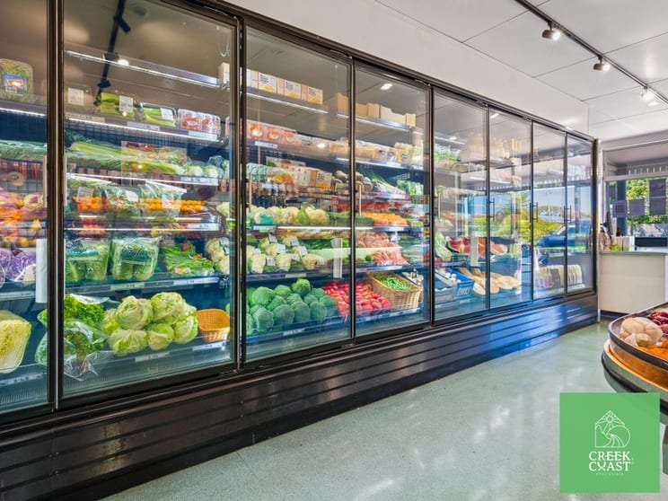 Thriving 40-Year Fruit & Vegetable Business Prime Location & Outstanding Reputation** Thriving 40-Year Fruit & Vegetable Business Prime Location & Outstanding Reputation**
