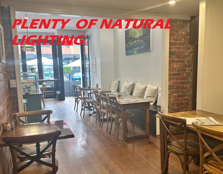 Beautiful Cafe/Restaurant that has it all. Beautiful Cafe/Restaurant that has it all.