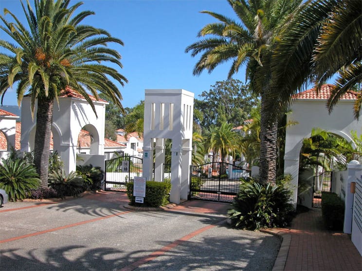 High Salary - Permanent Management Rights Robina High Salary - Permanent Management Rights Robina