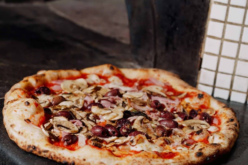 Established Wood-Fired Pizzeria - $20,000+ Weekly Sales PF1618 Established Wood-Fired Pizzeria - $20,000+ Weekly Sales PF1618