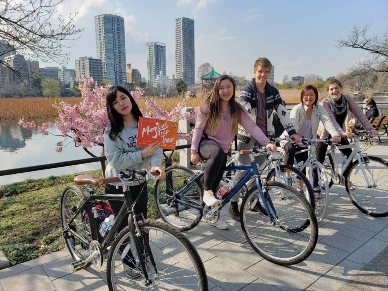 3-Hour Tokyo City Highlights Sunset Bike Tour