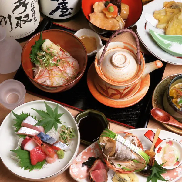 You can savor seasonal flavors with limited seasonal courses