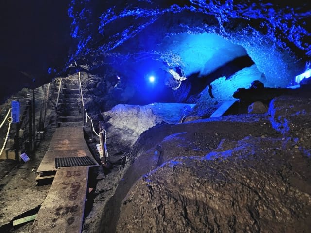 Highlight 1  Narusawa Ice Cave