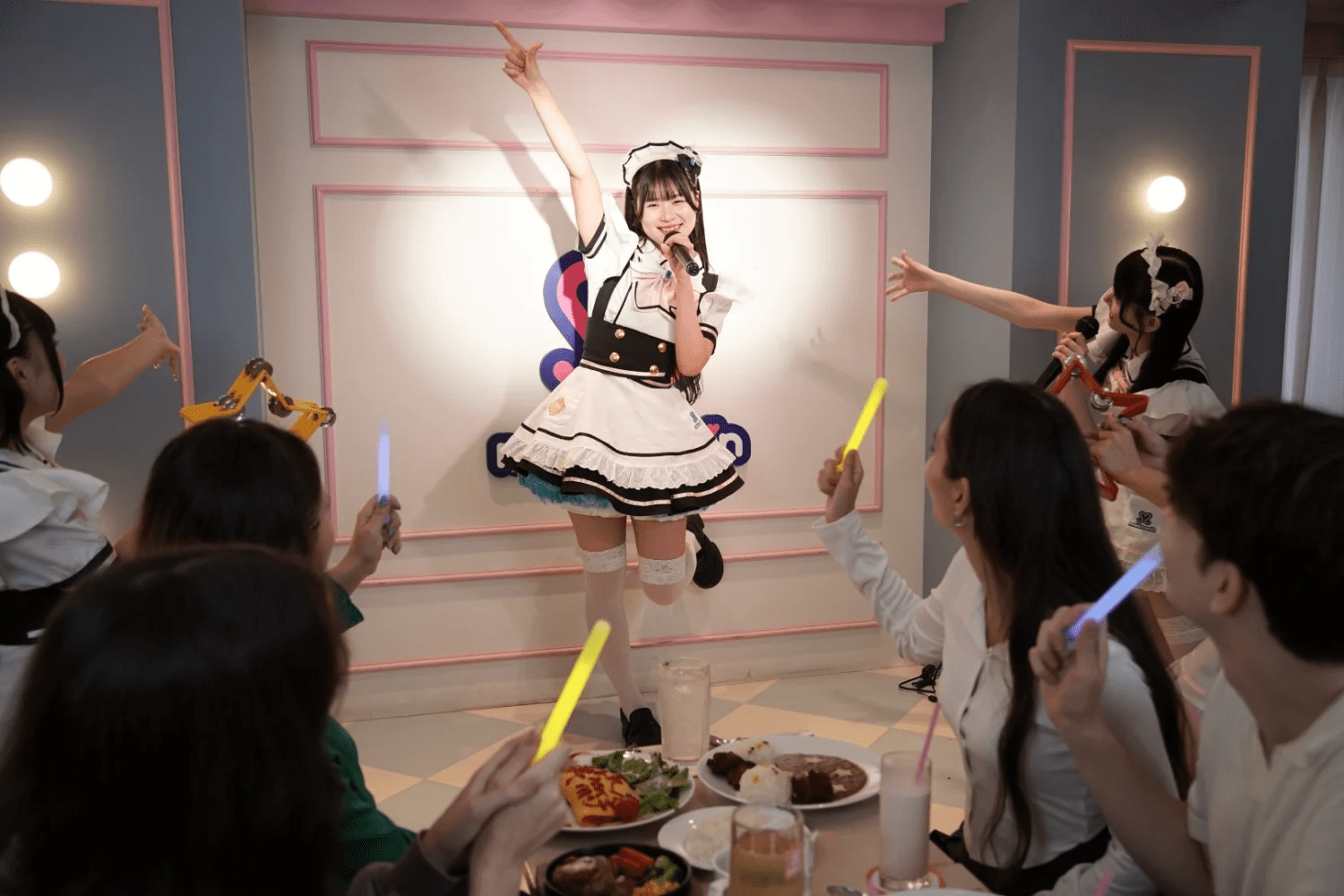 Explore the Mecca of Pop Culture with a Guide Who Knows Akihabara Inside Out!