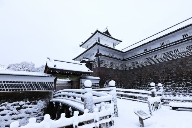 Kanazawa Castle winter