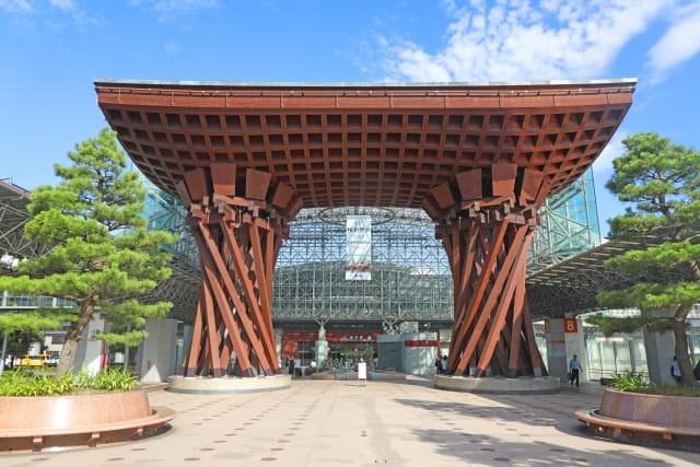Next day: Enjoy Kanazawa food one last time at shops that are open from the morning