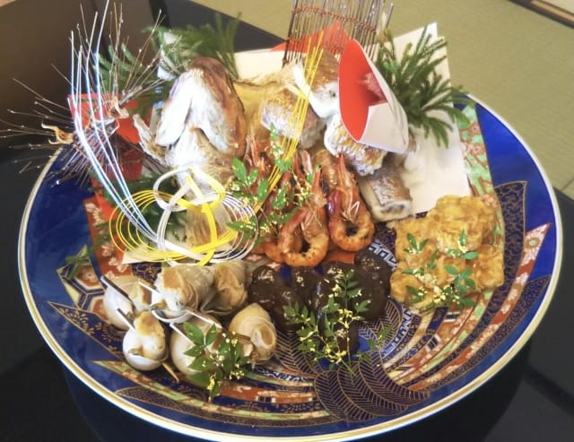 In Kanazawa's Historical Tea Districts, You Can Enjoy Traditional and Local Cuisine