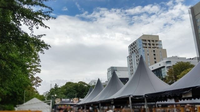Numerous Attractive Events Enjoyed in Beautiful Weather