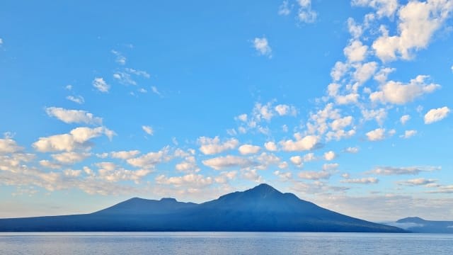 Shikotsuko Lake, Famous for "Shikotsuko Blue"