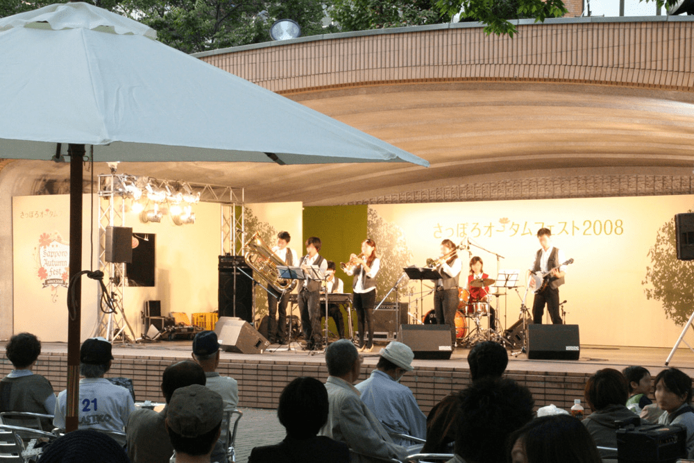Stage Events to Get Excited While Enjoying Gourmet Food and Drinks