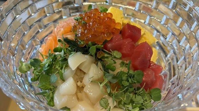 Exquisite Seafood that is Fresh and Full of Umami with Every Bite