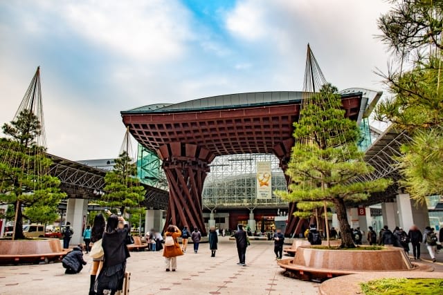 Tsuzumi Gate in front of the station is the symbol of Kanazawa Station
