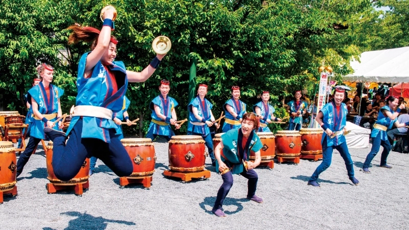 Street Performance at Bentendo
