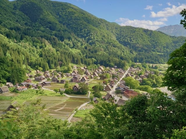 Differences between Gokayama and Shirakawa-go