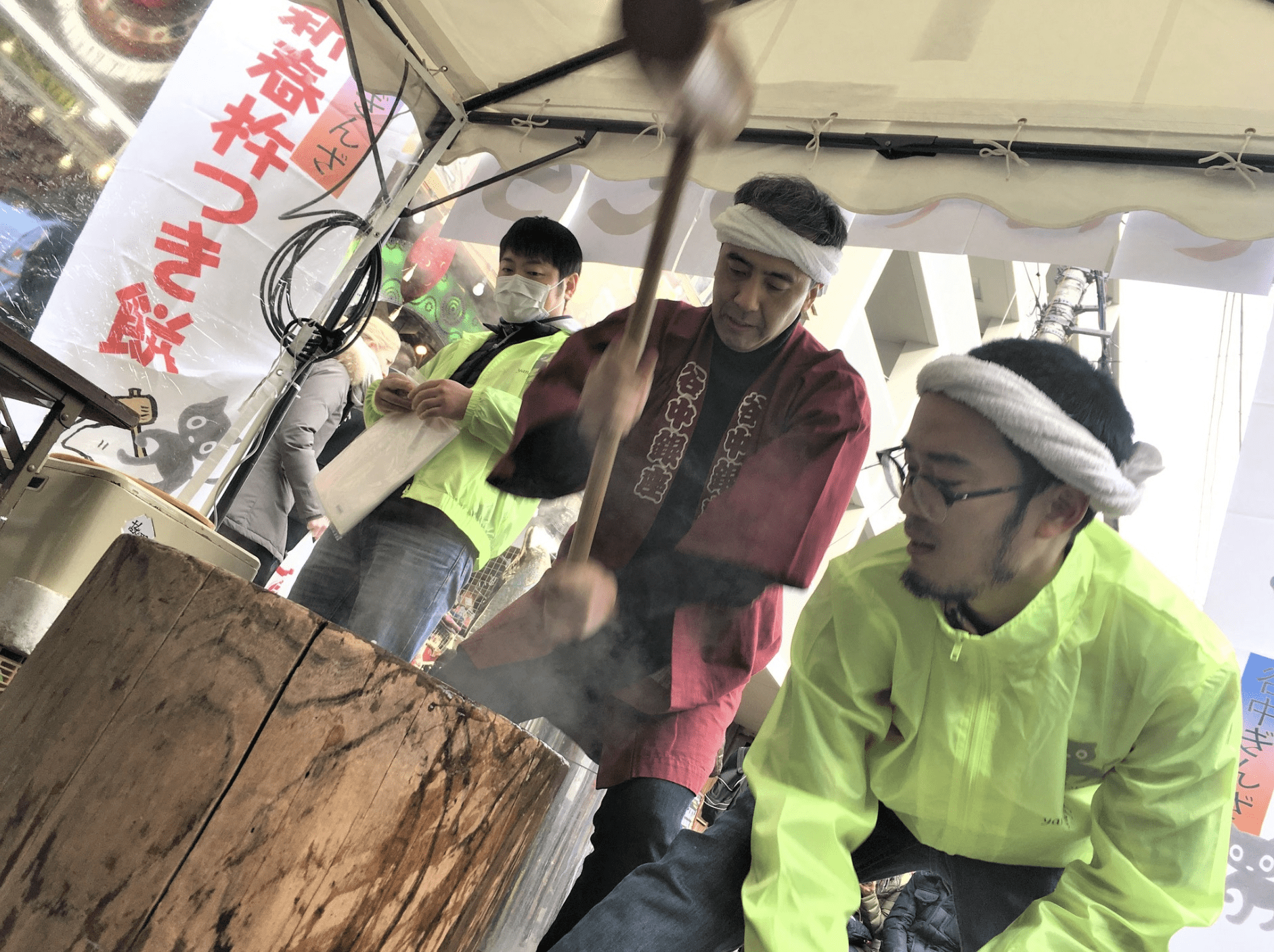 New Year Mochi-Making Event Where You Can Eat Freshly Pounded Mochi
