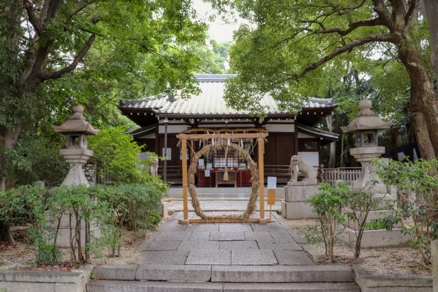 Nagoshi-no-harae is held at many shrines in and around Yanaka and Asakusa