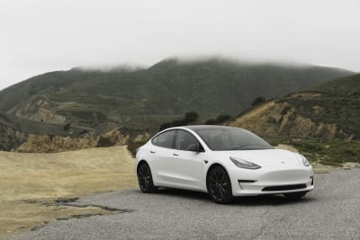 Tesla Model 3 Performance — Autopilot, 0-100 en 3.3s