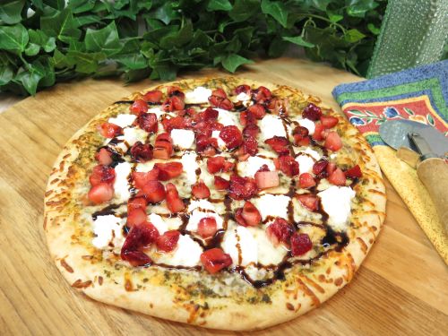 Strawberry Ricotta Pesto  Pizza with Balsamic Glaze