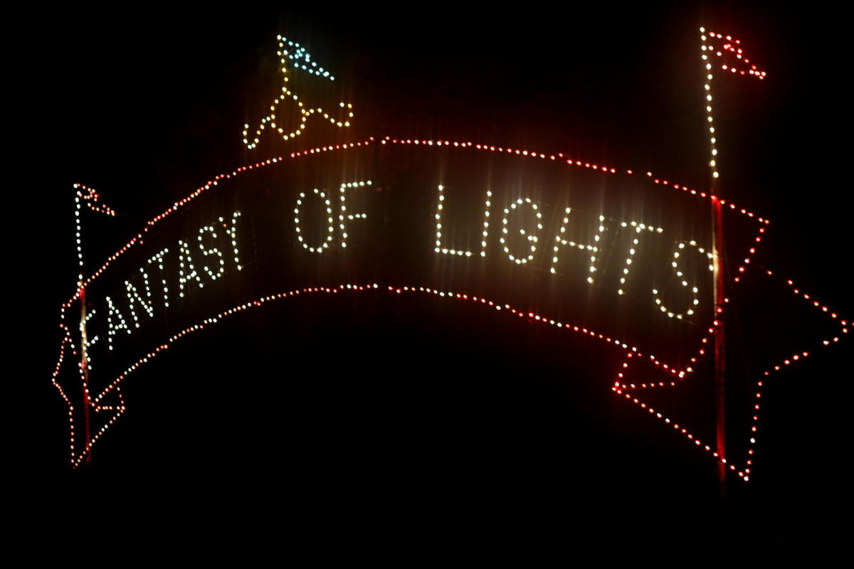 It's Lit, Come Thru Your Guide to Holiday Lights