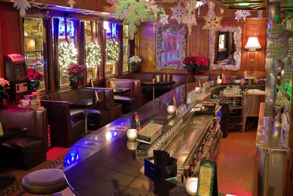 The Coziest Bars In Chicago
