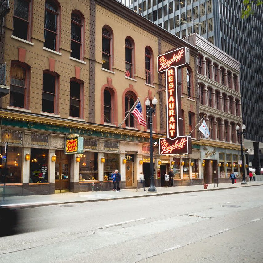 The Oldest Bars In Chicago