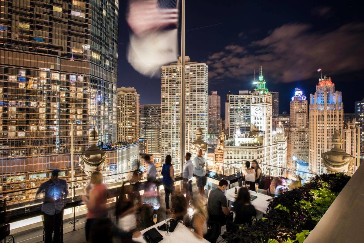 The Best Outdoor Bars & Rooftops In Chicago