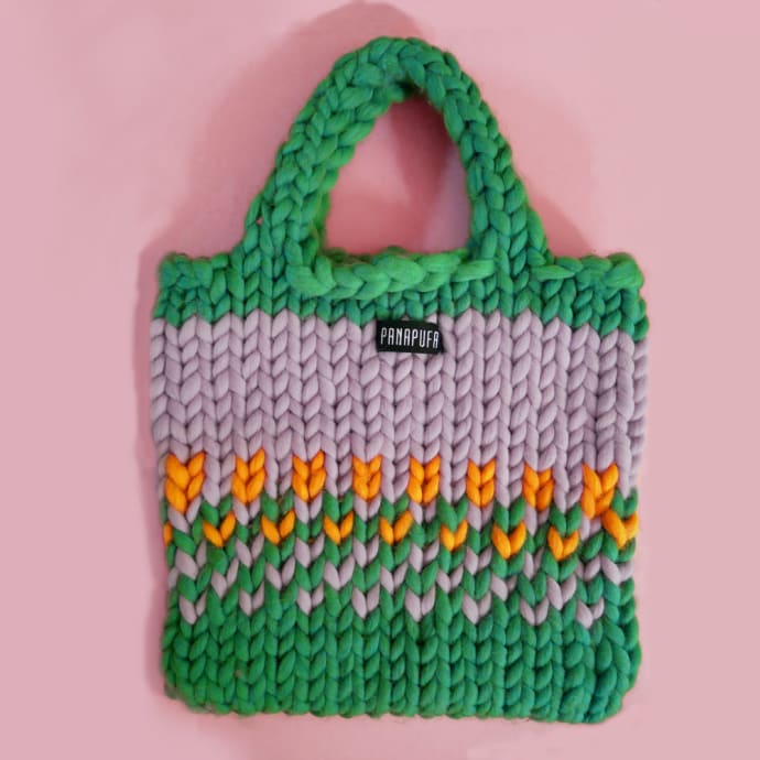 Vihreä Chunky Knit Tote bag: Colorful, knitted shopper bag made by hand from thick wool