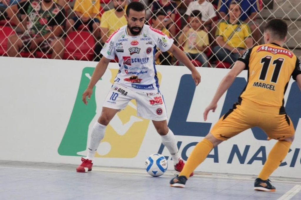 Joaçaba Futsal e Magnus decidem vaga nas quartas de final da LNF neste sábado