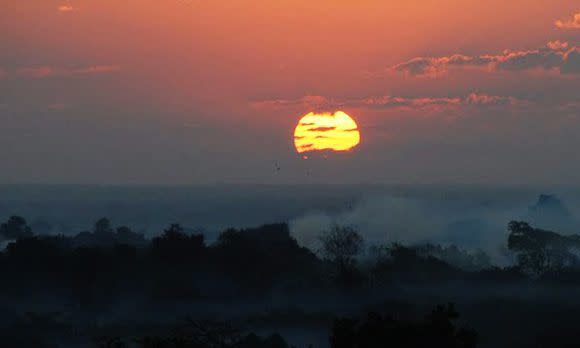 Sonnenaufgang vor der Fahrt mit dem Ballon, Bagan