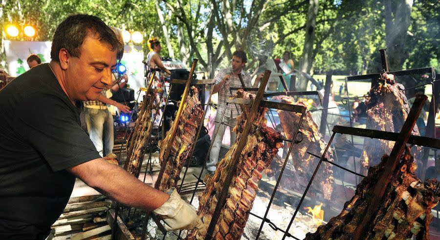 Street Food in Argentina: Discover the Best Kept Secrets