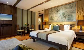 Pool Access Room