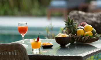 Pool Bar