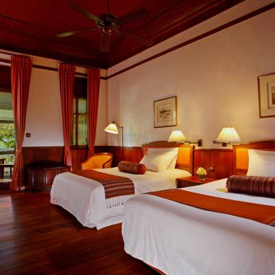 a bedroom with a bed in a hotel room