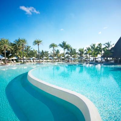 Lux* Belle Mare swimming pool