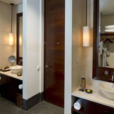 Deluxe Room - Bathroom