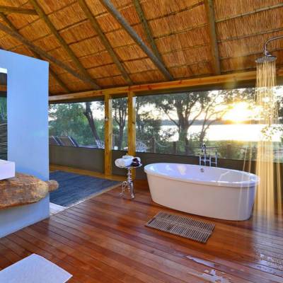 Suite bathroom