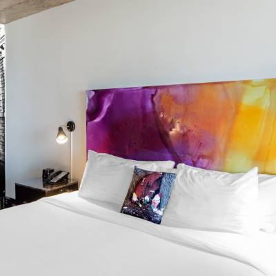 Corner king suite